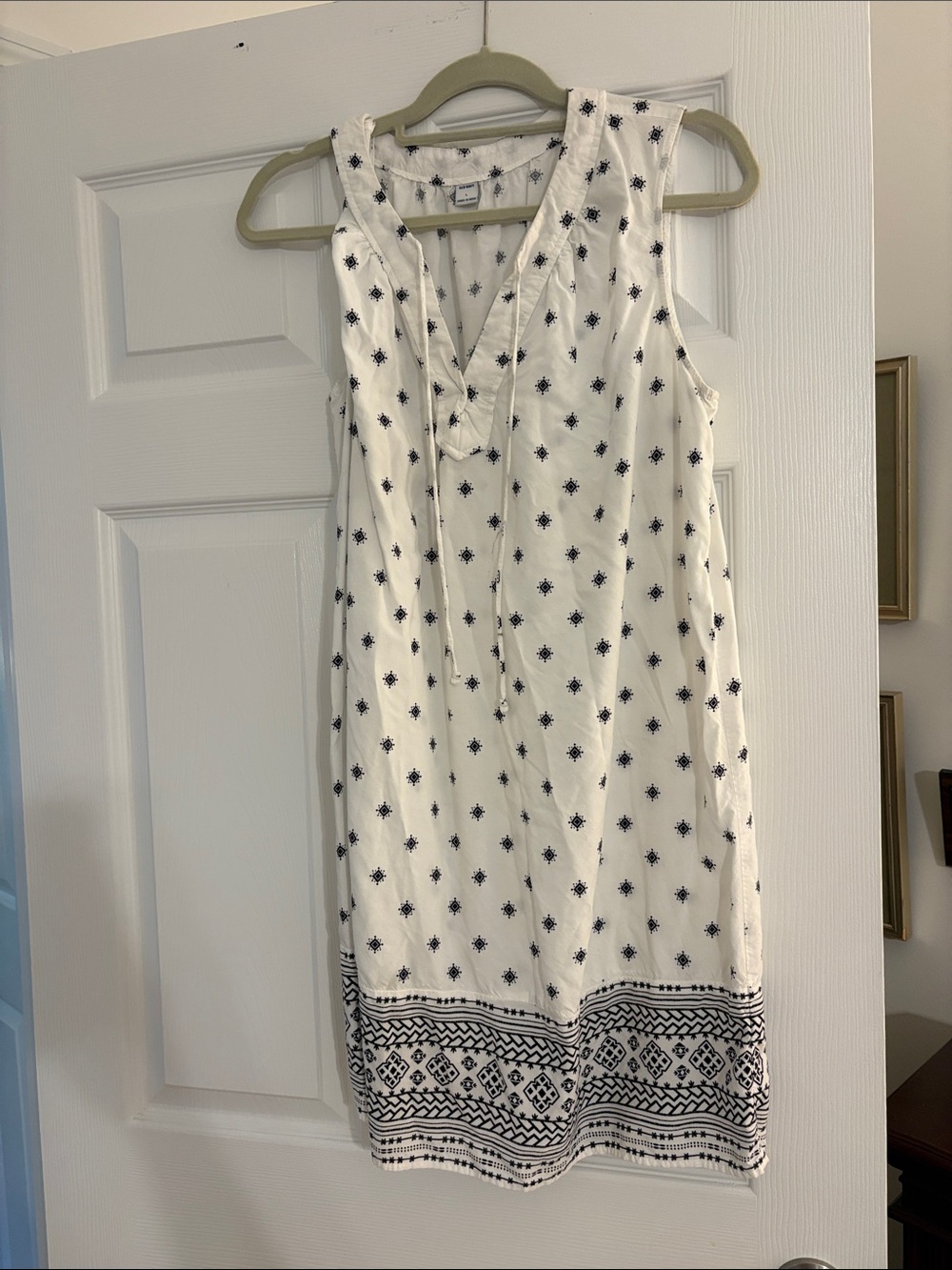 Old Navy White Sleeveless Tunic Dress with Navy Print